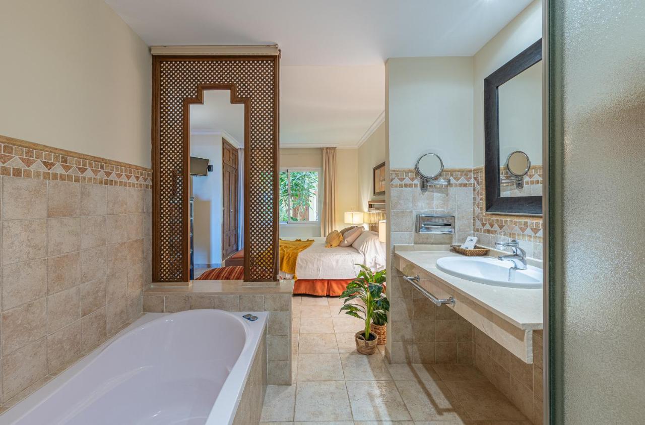 Mijas Costa, Apartment Near To Beach, Wyndham Málaga Kültér fotó